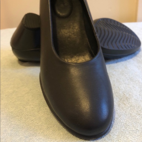 Black comfy daniellee heels - Picture 3 of 8